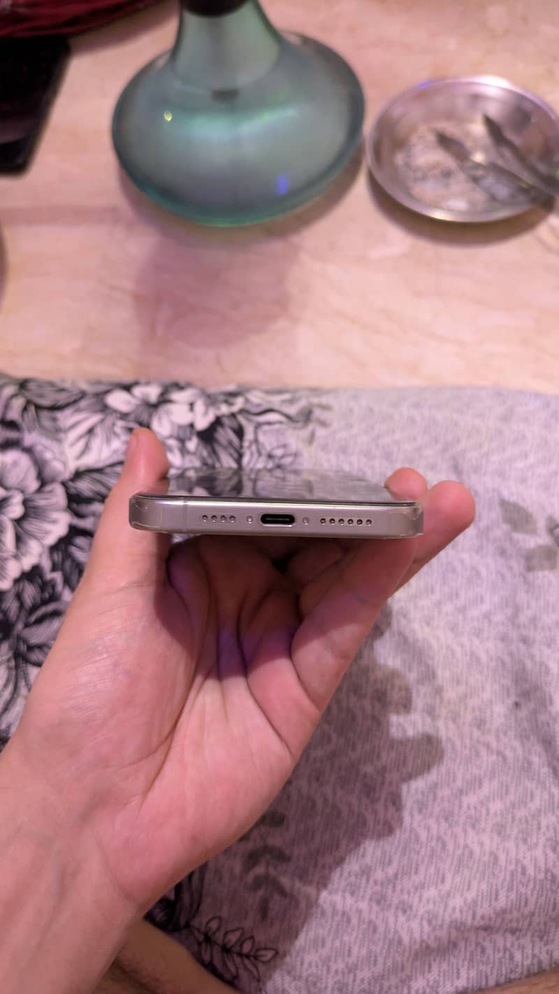 Apple iPhone 15 Pro Max 3