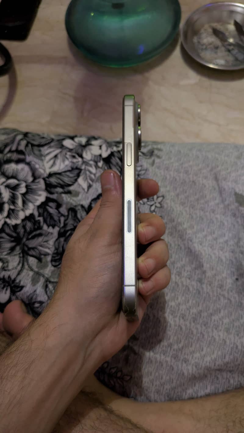 Apple iPhone 15 Pro Max 5