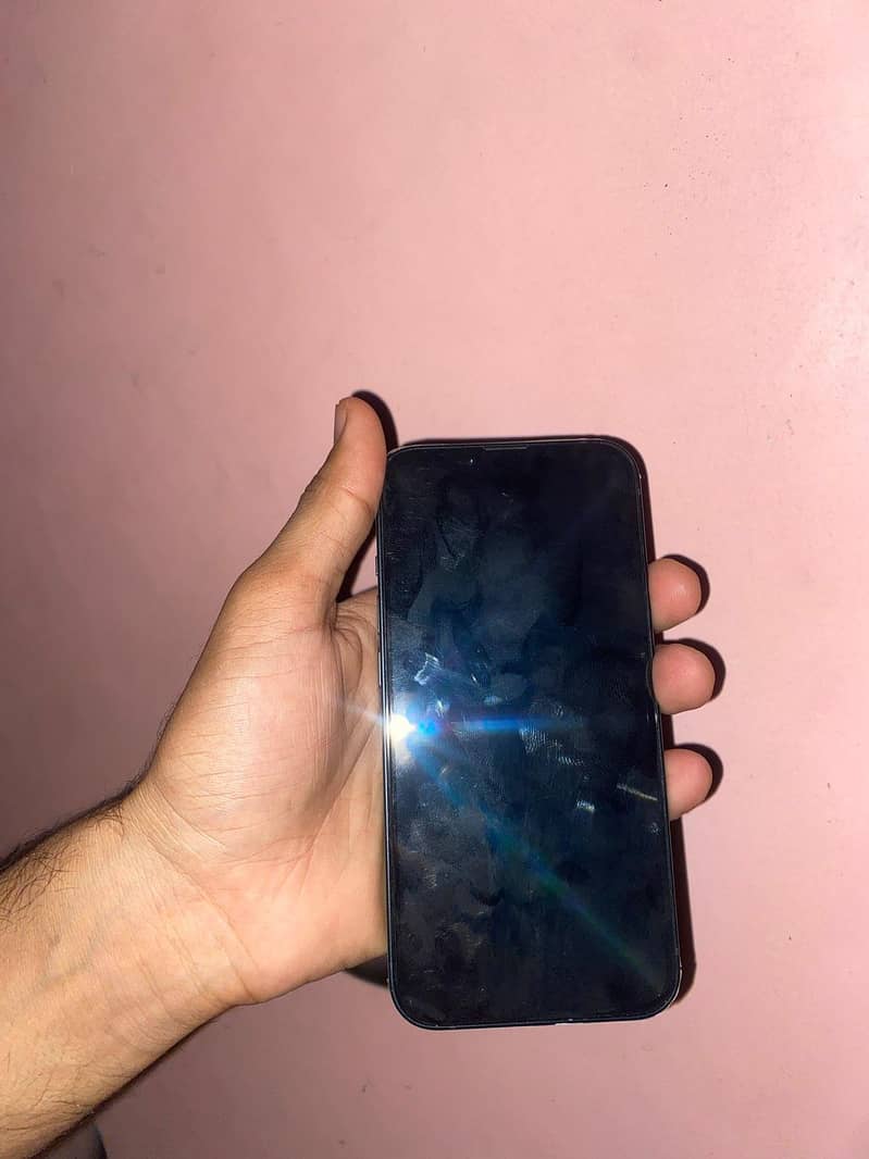Apple iPhone 13 5