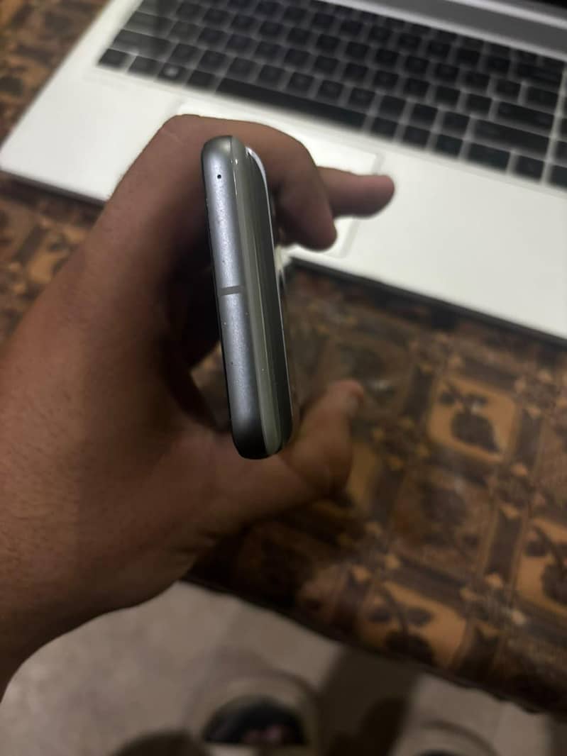 Google Pixel 8 2