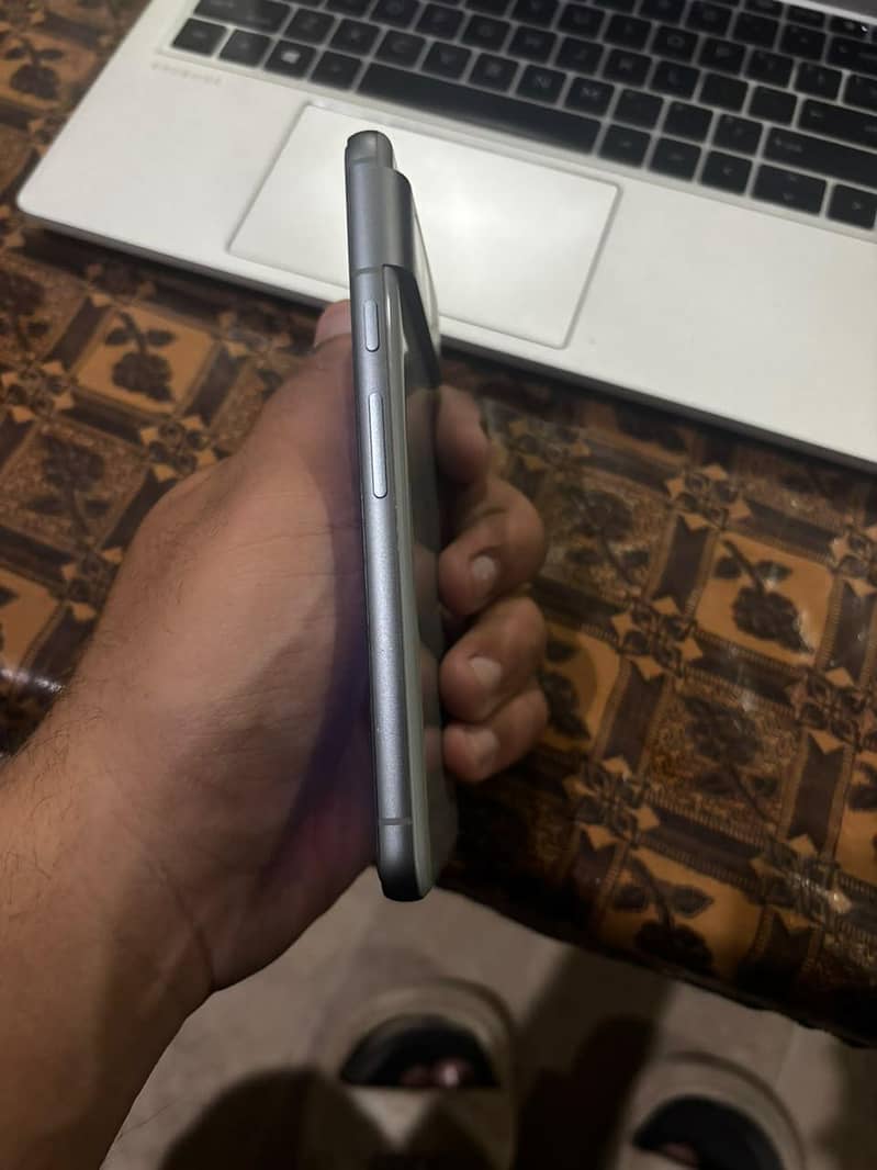Google Pixel 8 3
