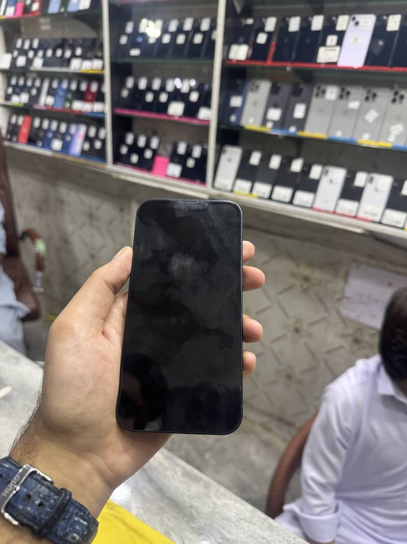 Apple iPhone 13 1