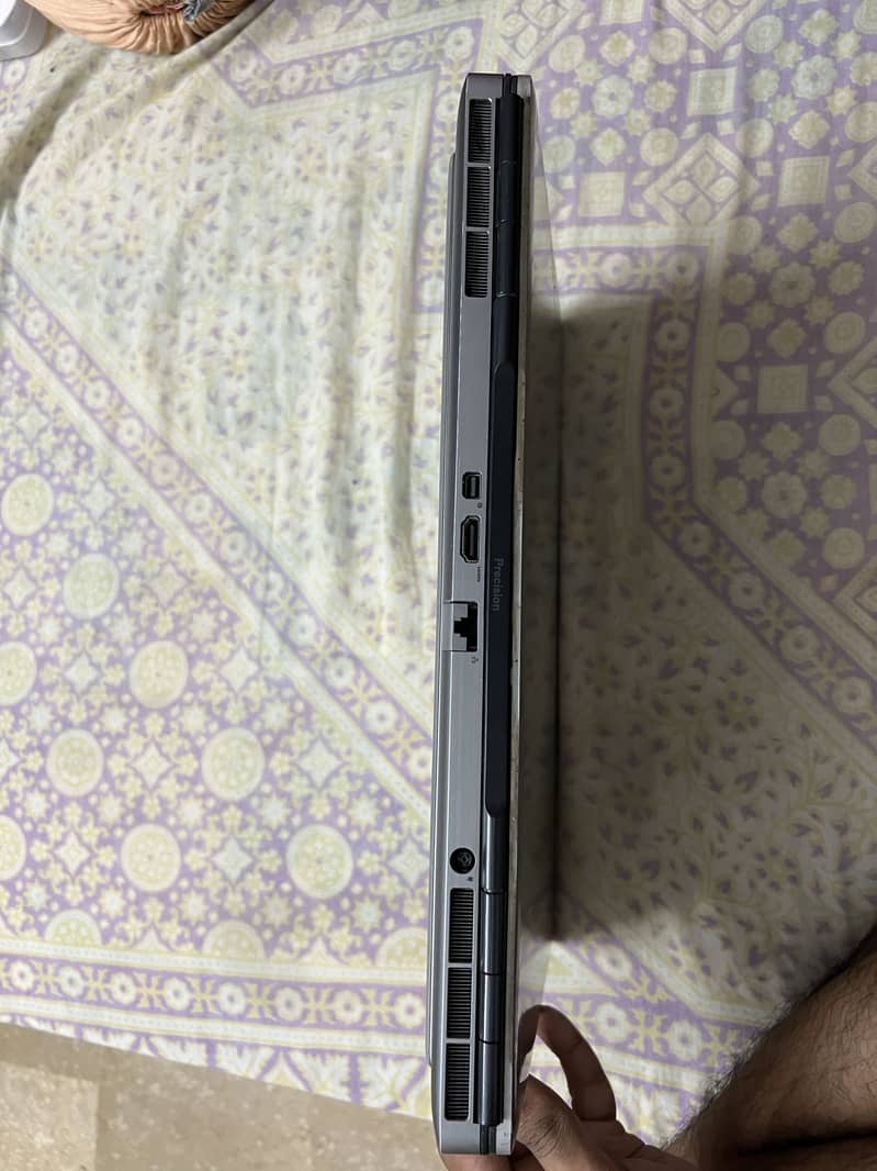 Dell precision 7560 3