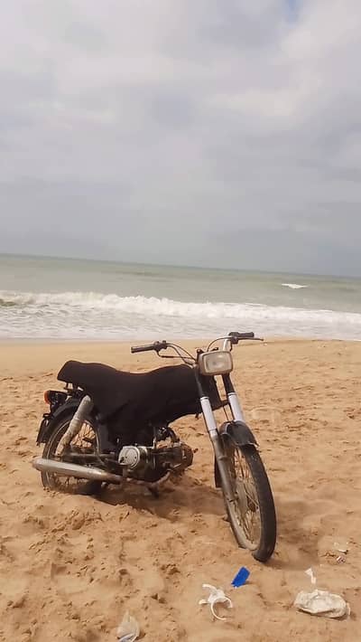 2016 end model all okay gari koi kaam nhi h . . serious buyer only mes