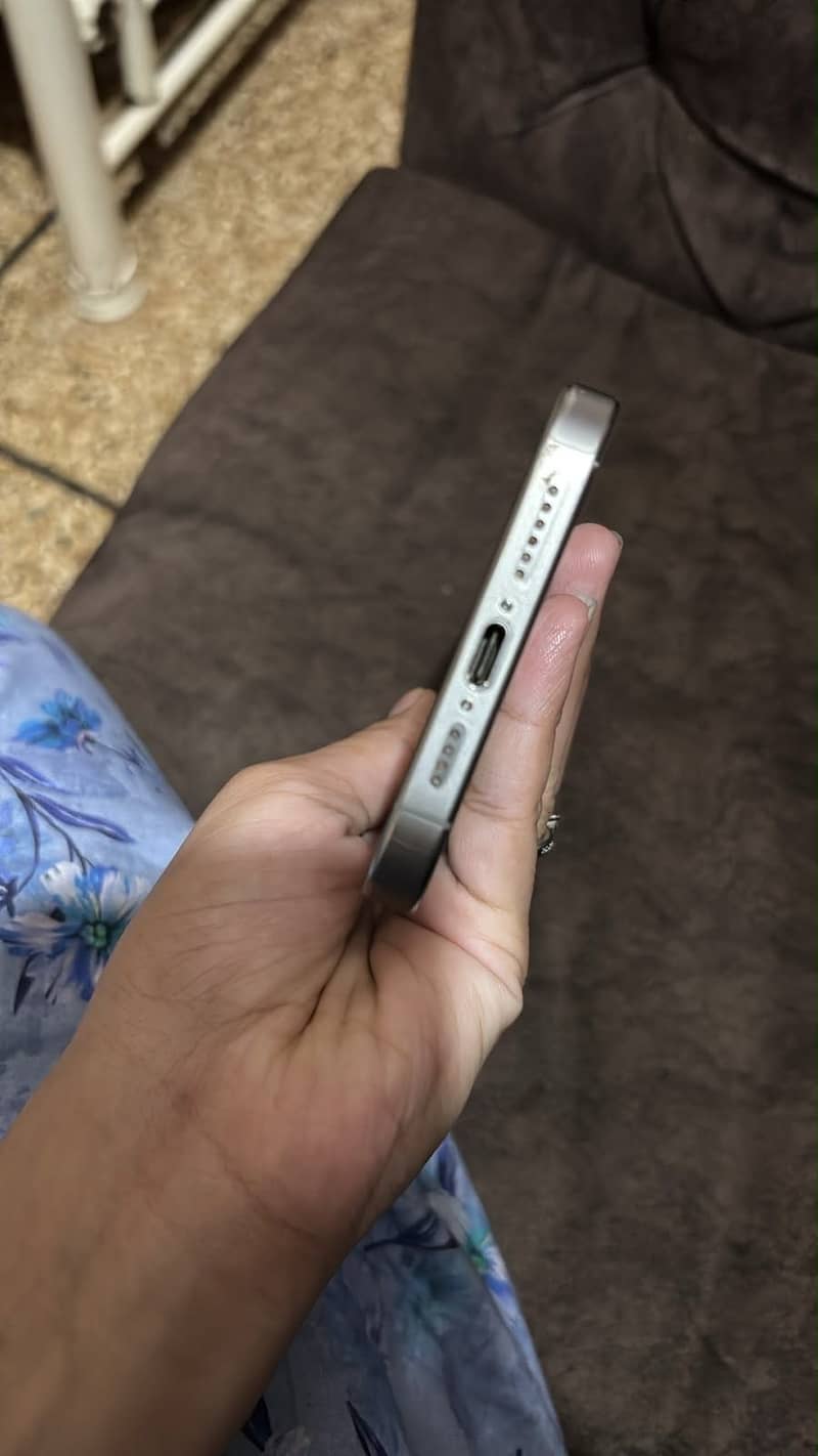 iPhone 15 pro max 3