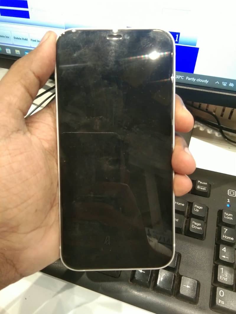 Apple iPhone 12 2