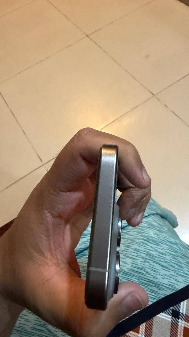 Apple iPhone 15 Pro 0