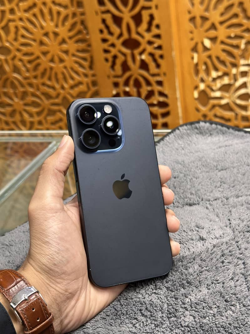 Apple iPhone 15 Pro 0