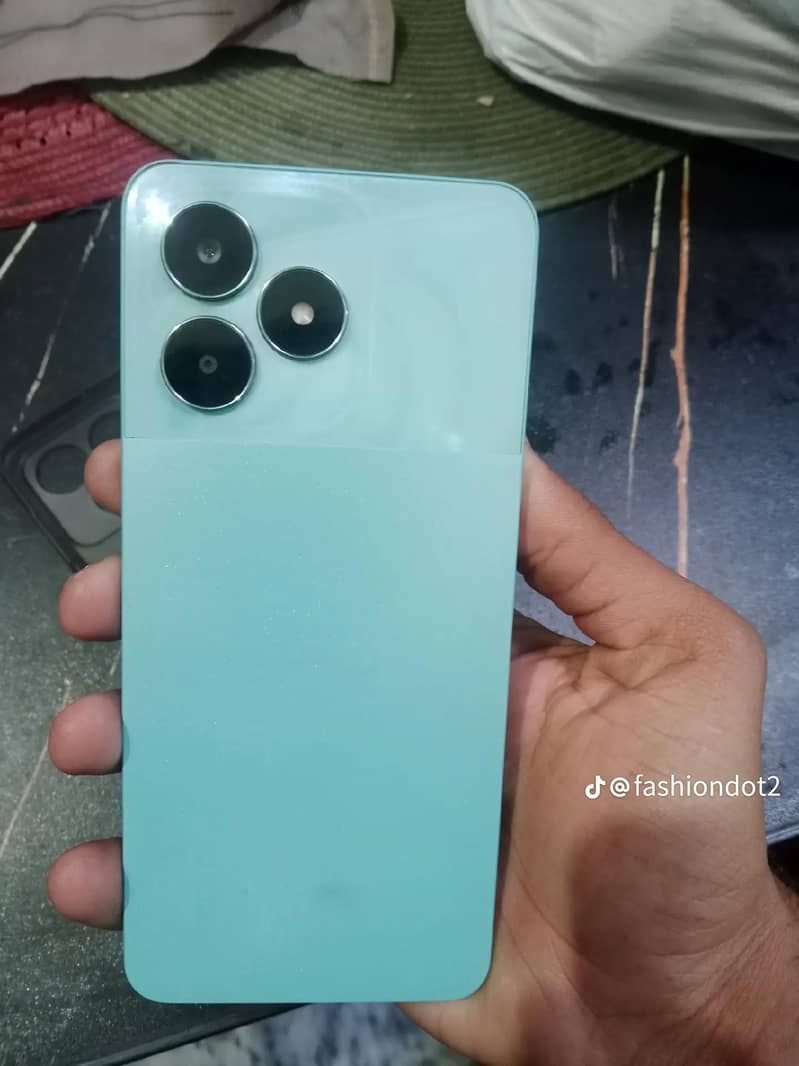 Realme C51 3