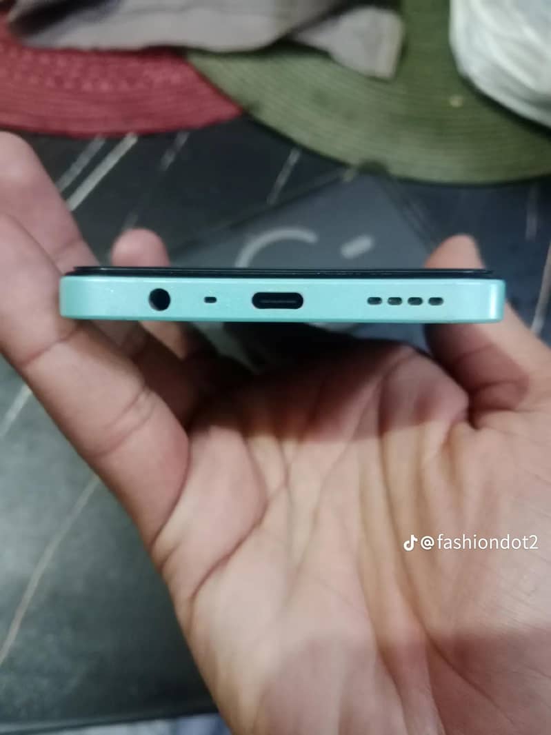 Realme C51 4