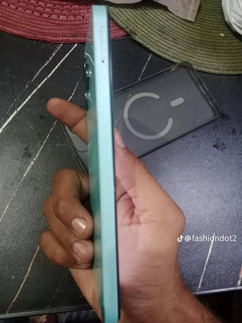 Realme C51 5