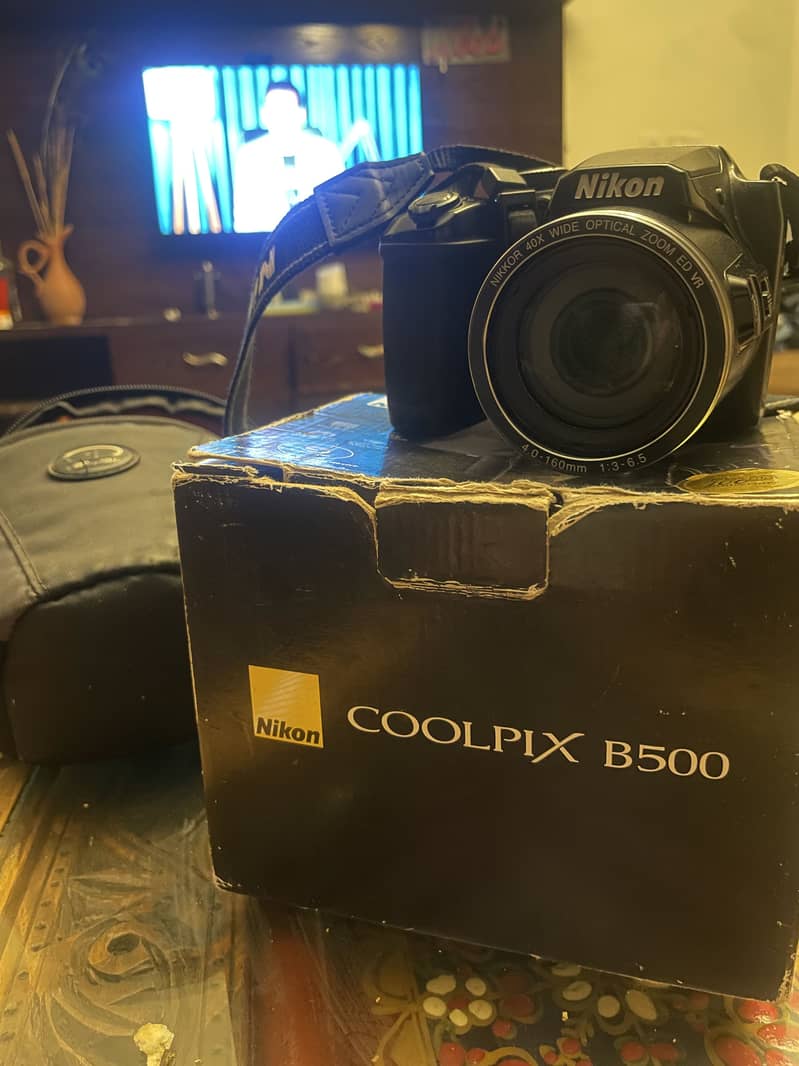 Nikon b500 0