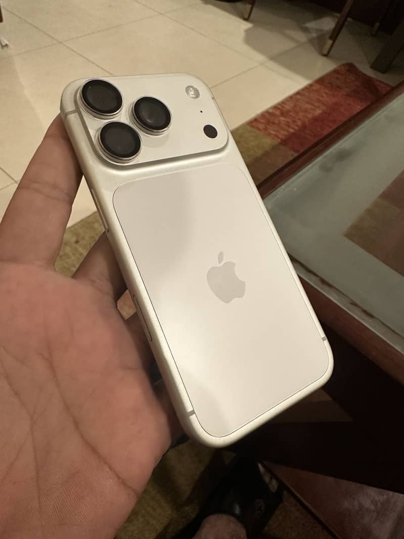 Apple iPhone 17 Pro 4