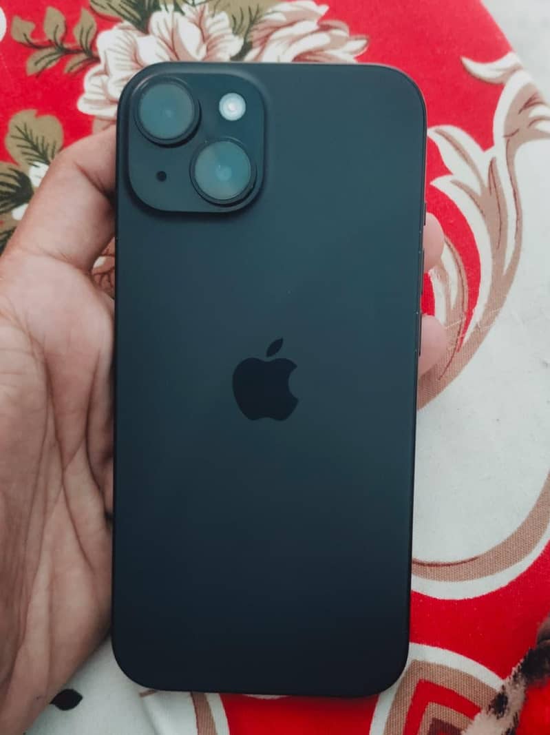 Apple iPhone 15 4