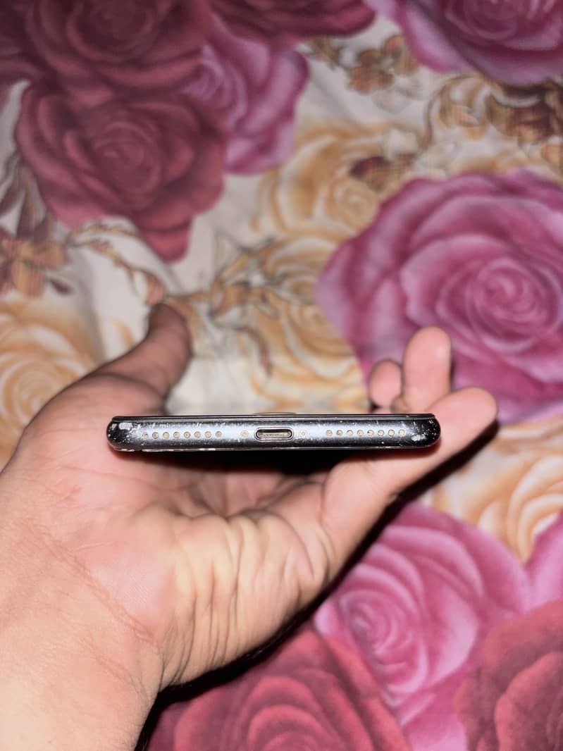 Apple iPhone 8 Plus 4