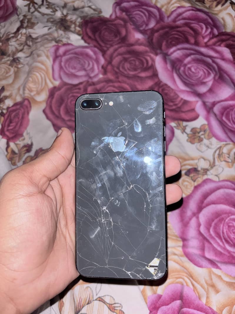 Apple iPhone 8 Plus 5