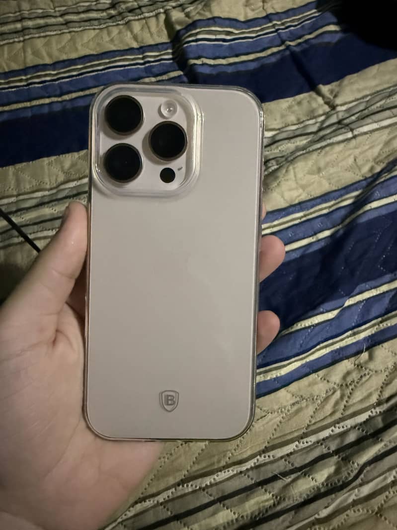 Apple iPhone 16 Pro 0