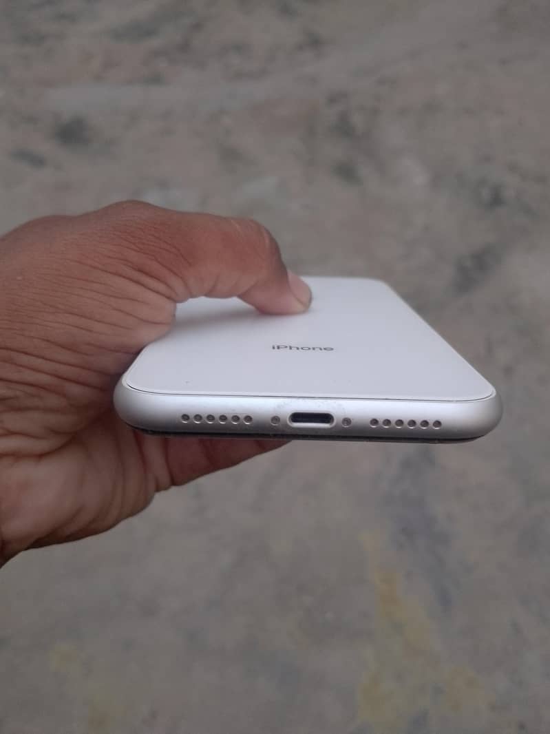 Apple iPhone XR 0