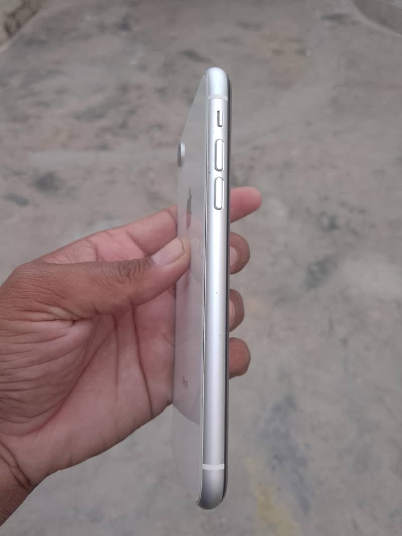 Apple iPhone XR 1