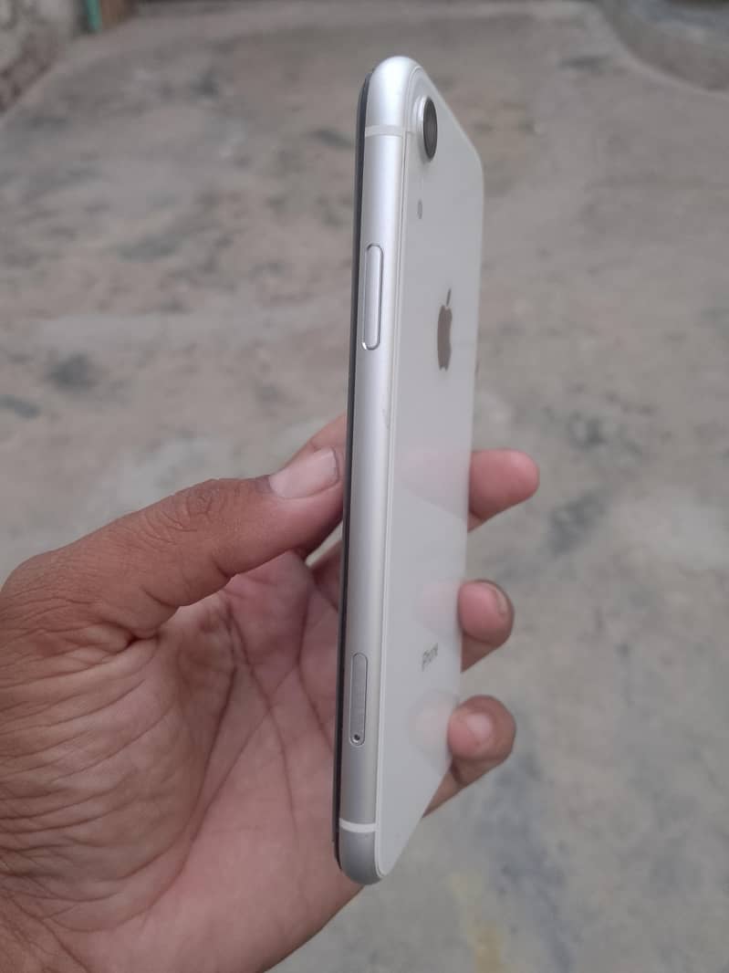 Apple iPhone XR 3