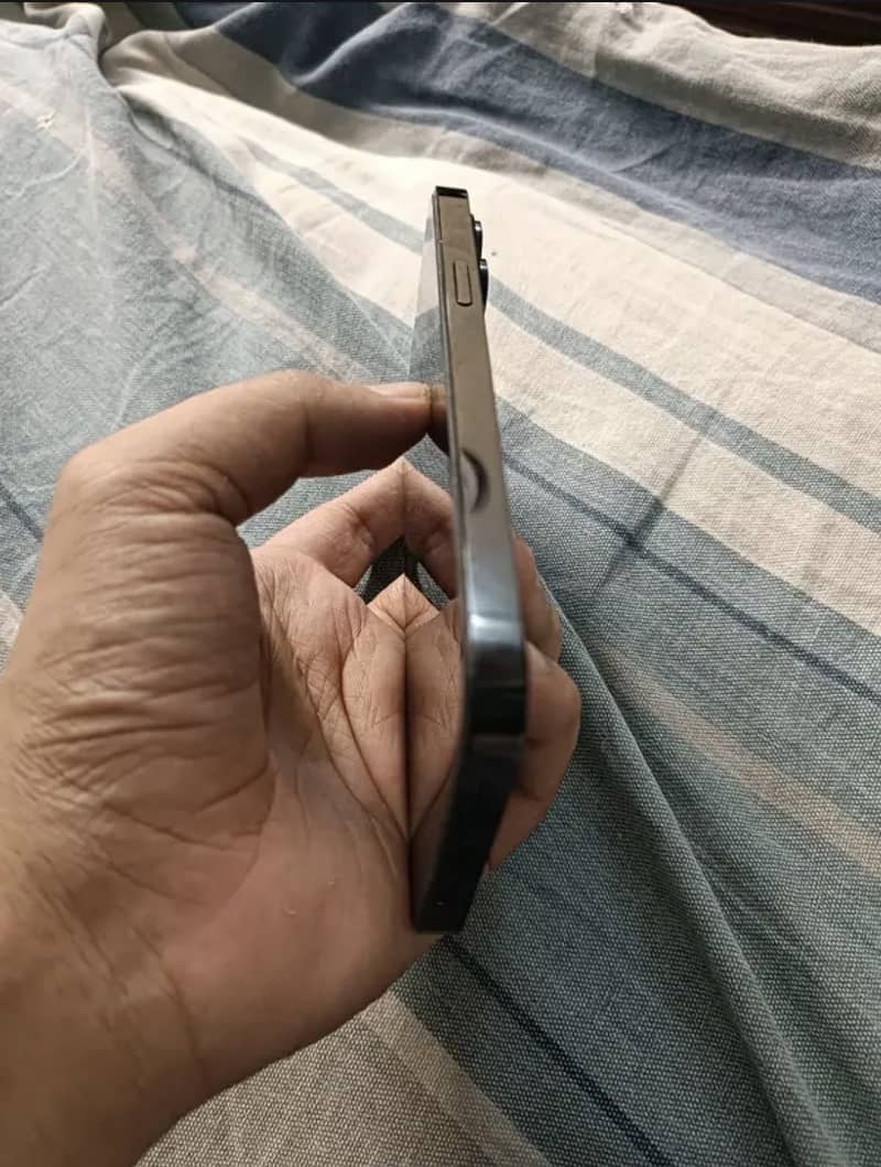 Apple iPhone 14 Pro 1
