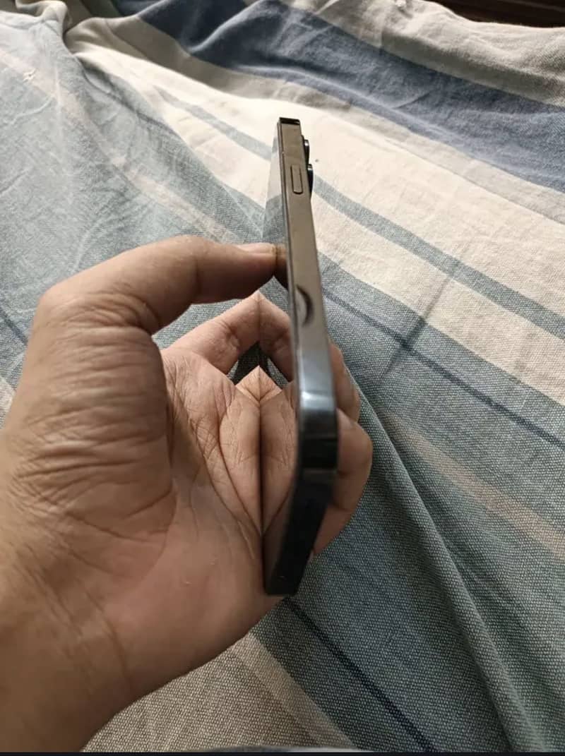 Apple iPhone 14 Pro 2