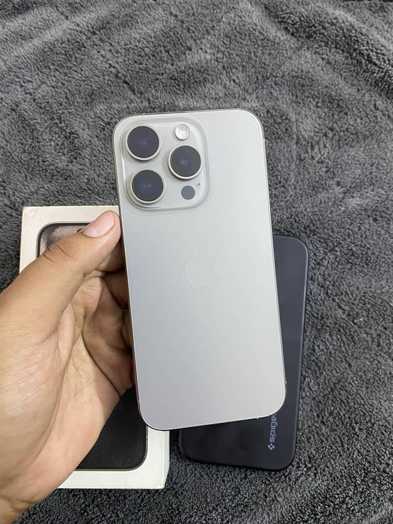 Apple iPhone 15 Pro 2
