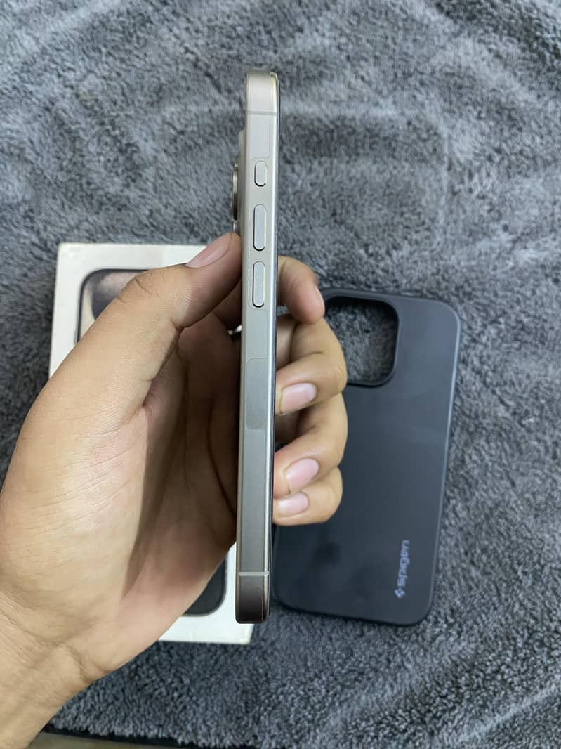 Apple iPhone 15 Pro 3