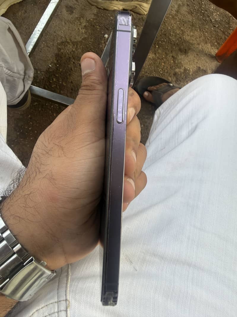 Apple iPhone 14 Pro Max 3