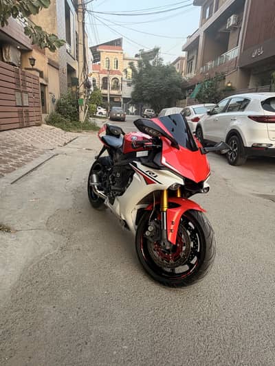 Yamaha R1