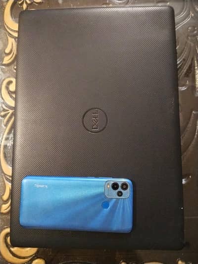 Dell Vostro 3590 + with a mobile as a gift