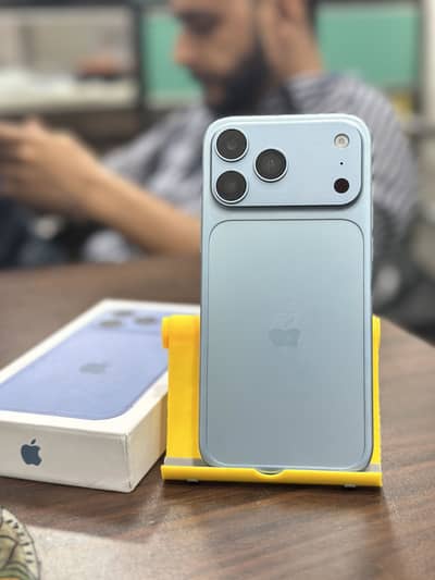 **iPhone 18 Pro Max Style — Premium Look & Feel**