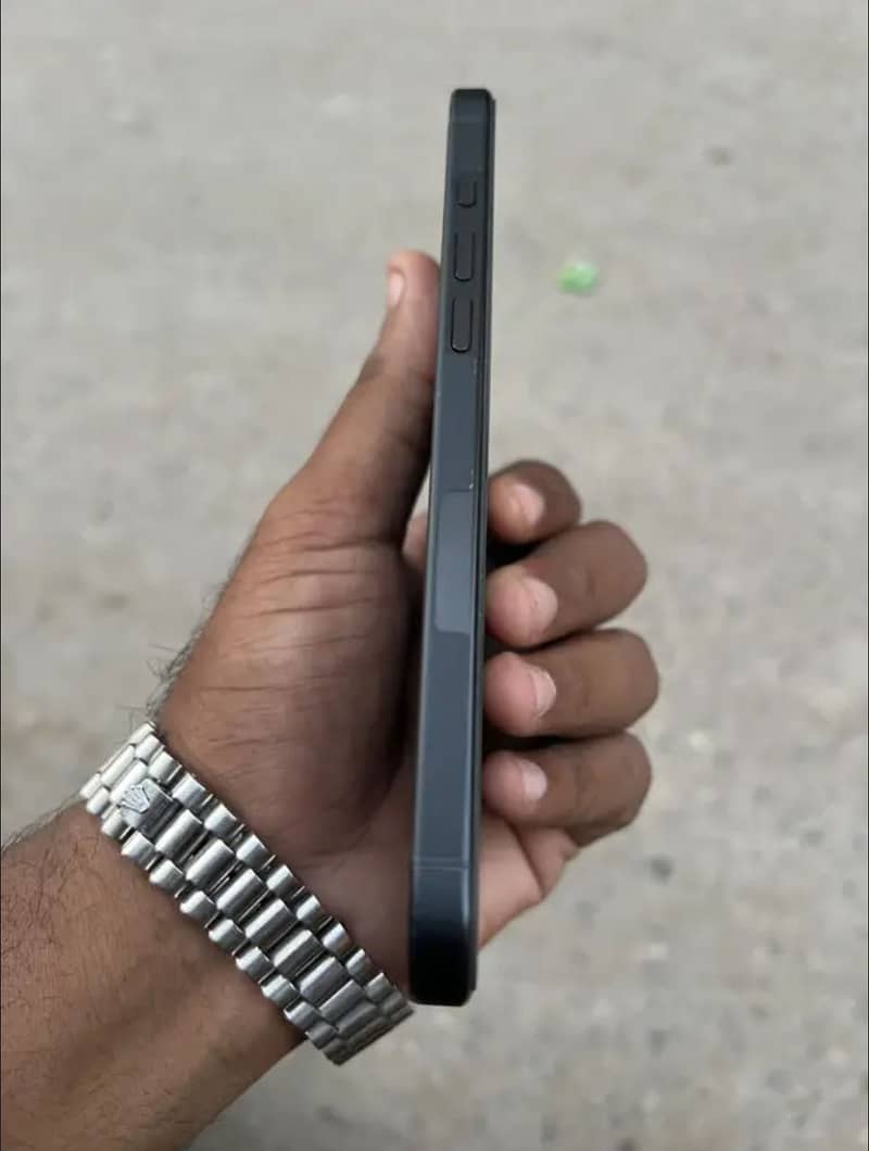 Apple iPhone 16 Plus 1