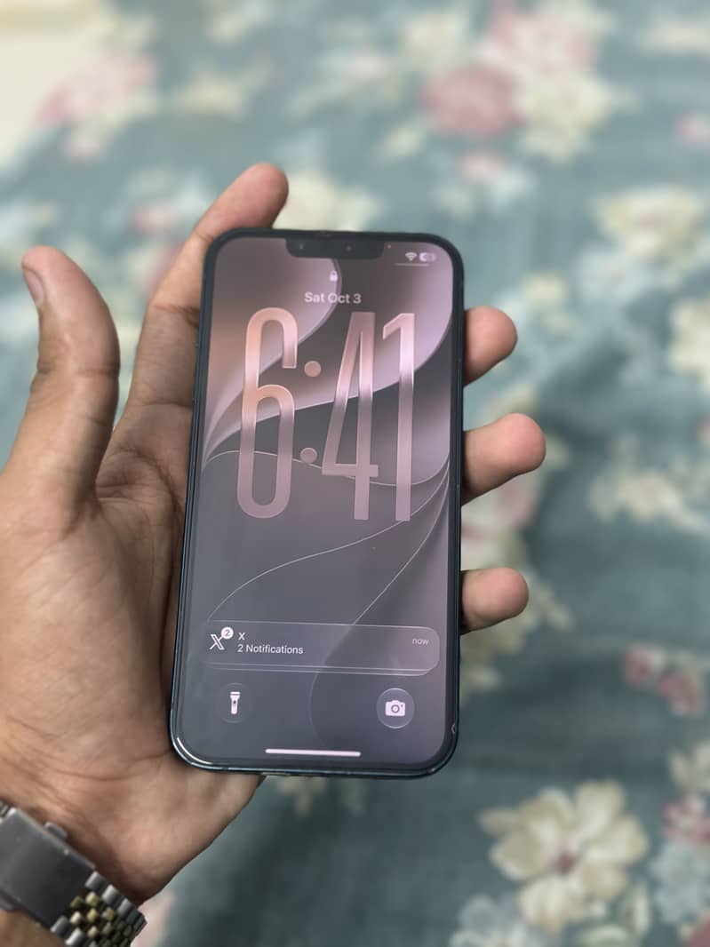 Apple iPhone 14 3