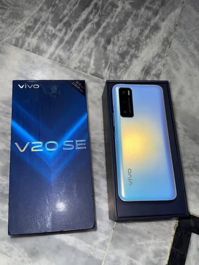 Vivo V20 SE 8/128 with box all ok