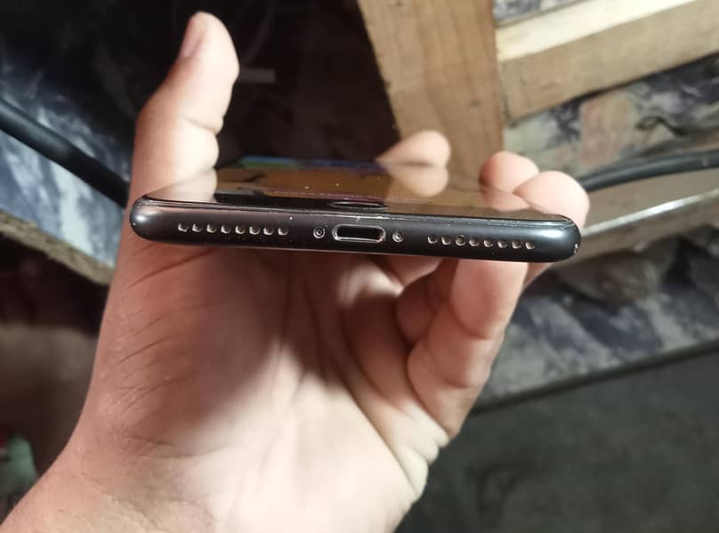 Apple iPhone 7 Plus 3