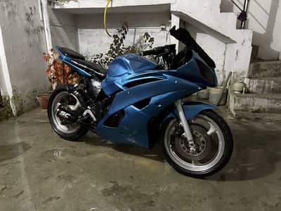 Suzuki 250cc 4 cylinder converted to R6