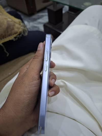OPPO Reno 15 F 5G.  8/256