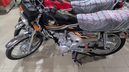 Honda 125 se black 27 sticker Lahore registration