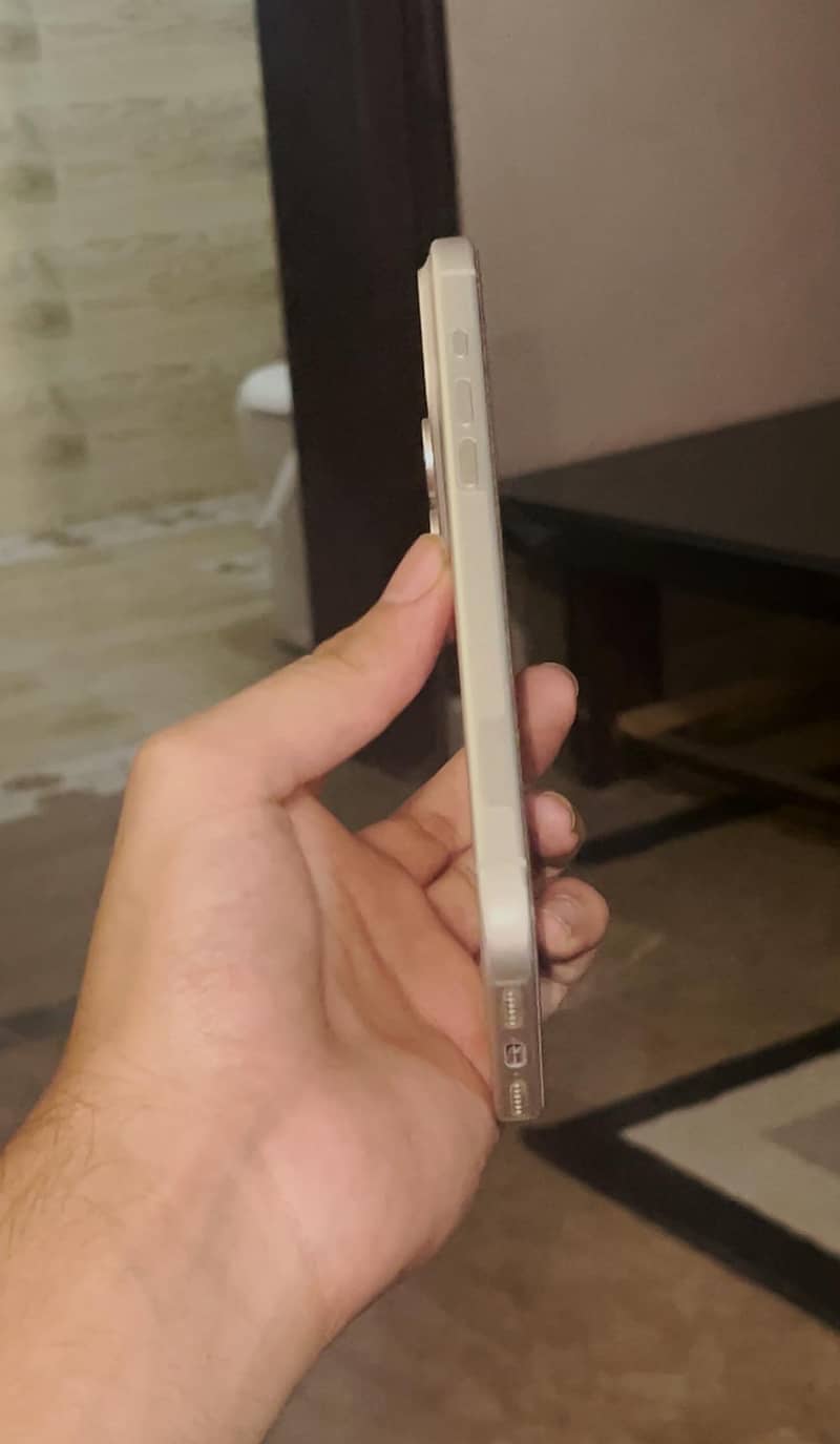 Apple iPhone 17 Pro Max 1