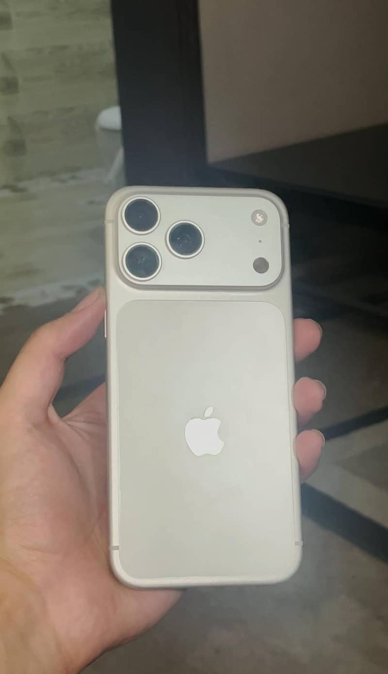 Apple iPhone 17 Pro Max 2