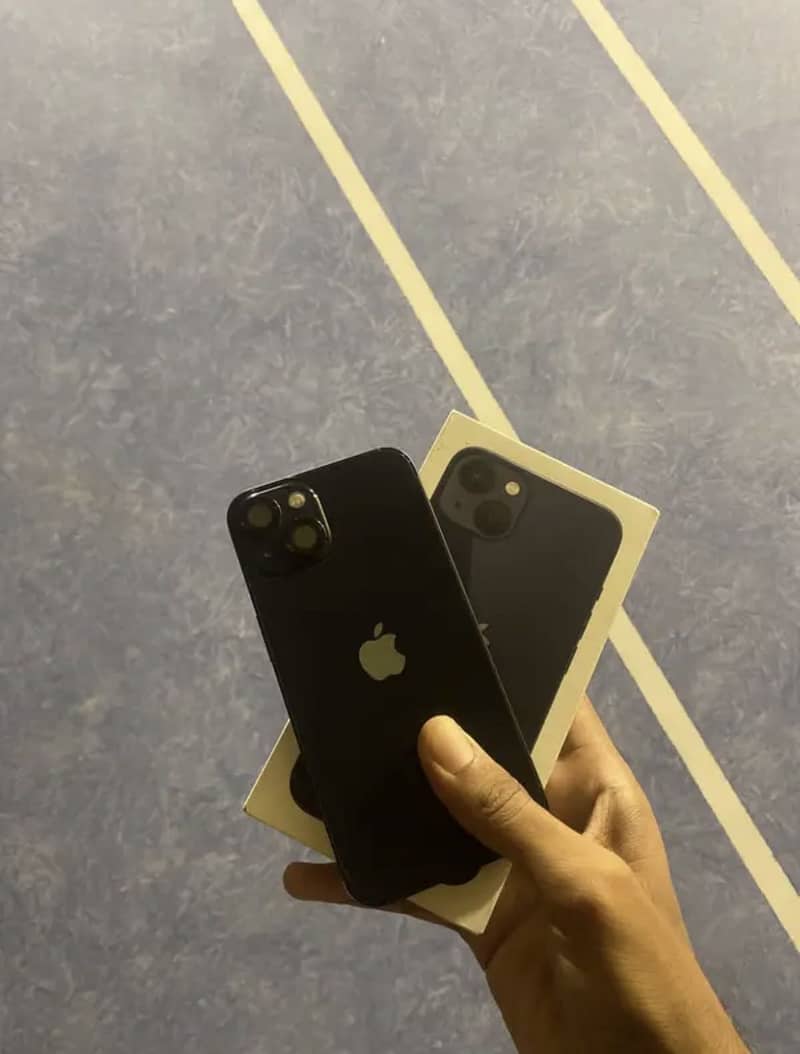 Apple iPhone 13 0