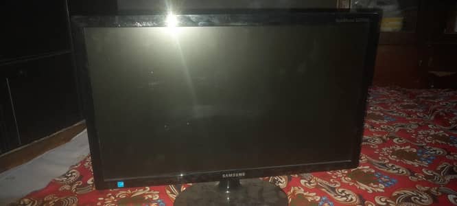 22 INCH LED SAMSUNG