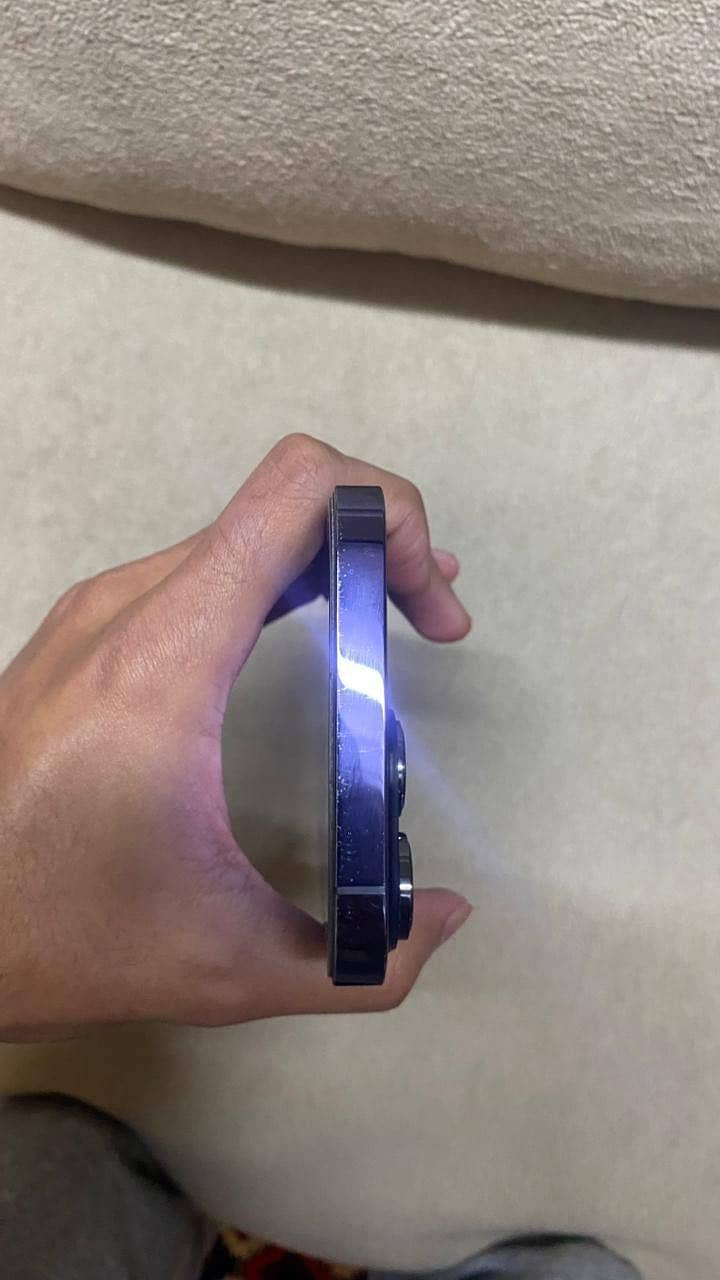 Apple iPhone 14 Pro Max 9