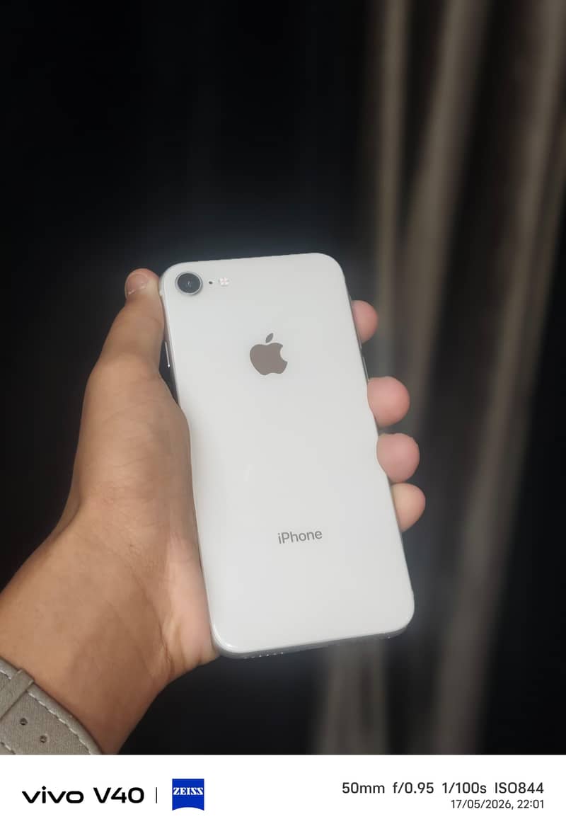 Apple iPhone 8 4