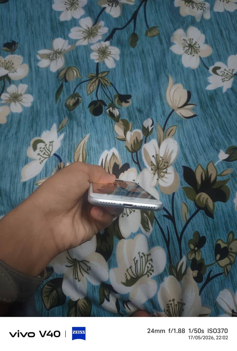 Apple iPhone 8 7