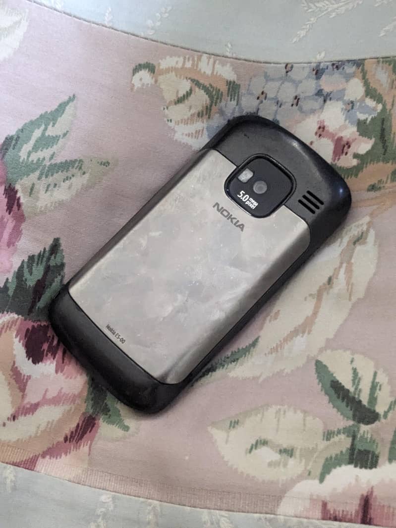 Nokia E05 0