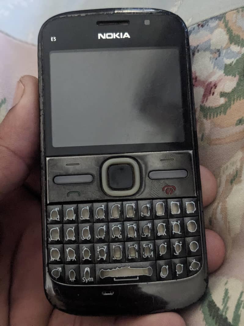Nokia E05 6