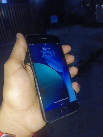 Apple iPhone SE