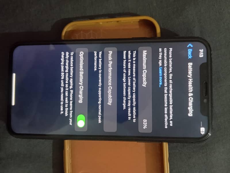 Apple iPhone X 4